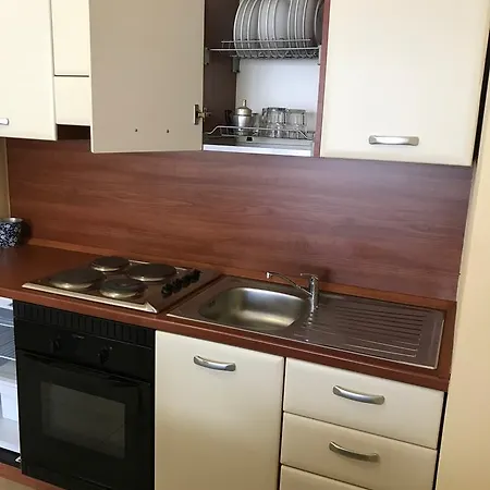 Fermi Apartmanhotel