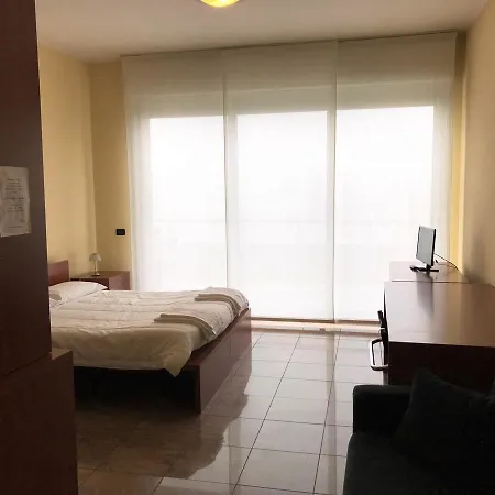 Fermi Apartmanhotel Casarile