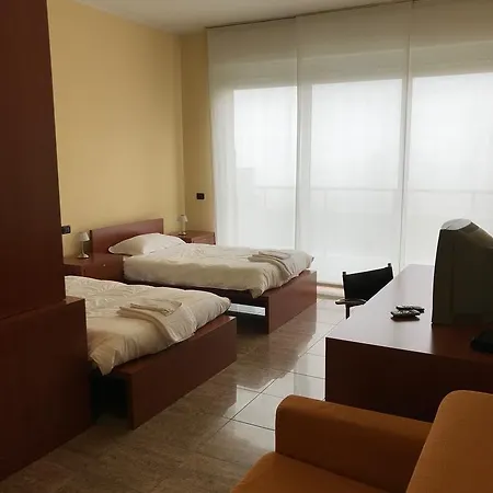 Fermi Aparthotel 3*